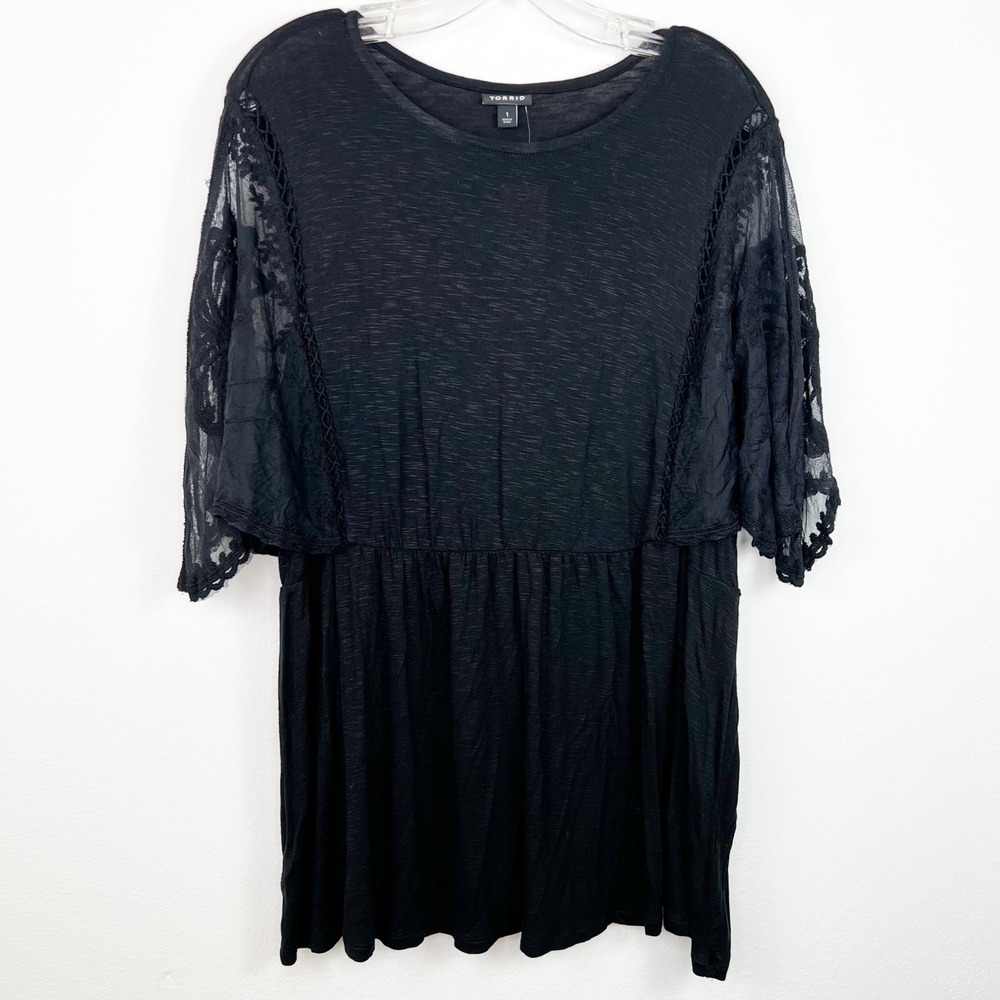 Torrid Babydoll Blouse Top 1X Black NWT Floral Lace Flutter Short Sleeve Goth